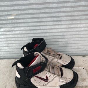 Nike Air Flight Baller Toddler Boy's Black/White/Red Sneakers Size 10.5C